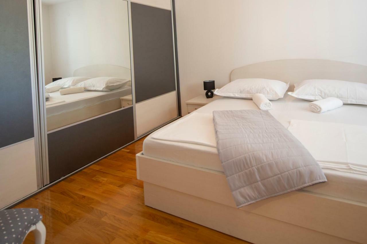 Apartman Pjero 3+2 Makarska Eksteriør bilde